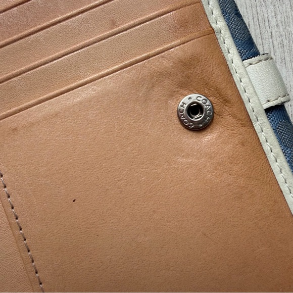 Coach Wallet - Picture 7 of 8